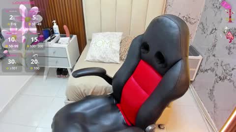 MILEY online show from February 25, 8:29 pm