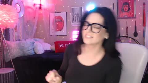 Milf Lacey online show from February 17, 4:37 pm