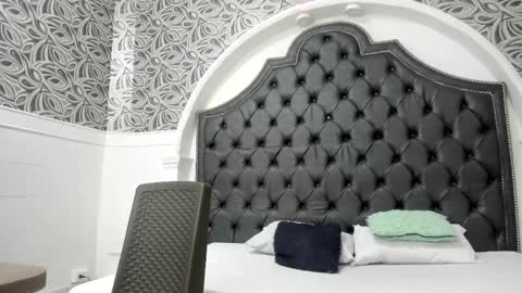 milf_march online show from April 17, 11:24 am