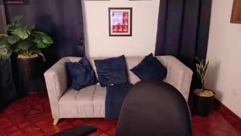 Snapshot of milfarlet chatting on January 14, 2:01 pm Arlet online show from January 14, 2:01 pm