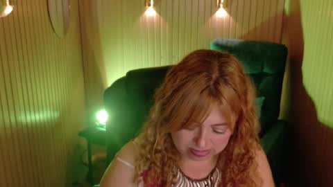 Snapshot of milfarlet chatting on March 3, 3:40 pm Arlet online show from March 3, 3:40 pm