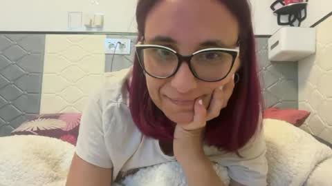 Milf Coder Girl online show from July 31, 7:02 pm