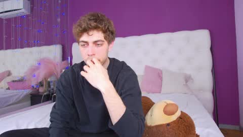 Snapshot of milkhunter_ chatting on April 11, 7:45 am milkhunter_ online show from April 11, 7:45 am