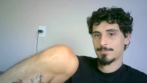 Snapshot of milkoffee chatting on December 3, 1:21 pm milkoffee online show from December 3, 1:21 pm