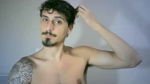 Snapshot of milkoffee chatting on December 4, 8:18 pm milkoffee online show from December 4, 8:18 pm