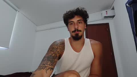 Snapshot of milkoffee chatting on February 10, 2:43 pm milkoffee online show from February 10, 2:43 pm