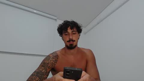 Snapshot of milkoffee chatting on February 16, 10:50 pm milkoffee online show from February 16, 10:50 pm