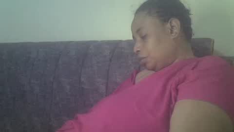 milkymom256 online show from December 4, 6:49 pm