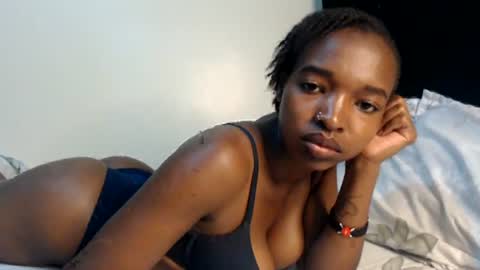 Snapshot of milla_armani chatting on June 14, 11:12 am milla_armani online show from June 14, 11:12 am