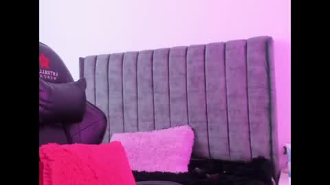 miller_silvana online show from July 16, 11:38 am
