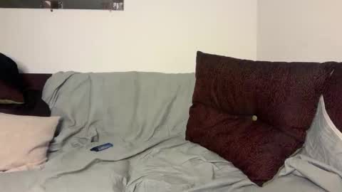 SlimnHungOH online show from December 18, 1:22 am