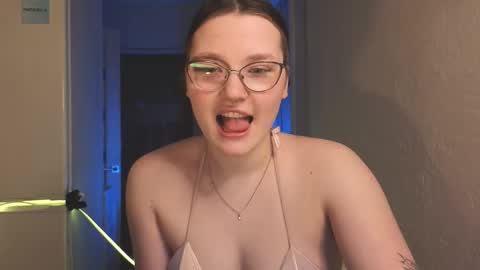 Millie online show from February 5, 5:39 pm