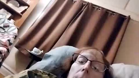 Snapshot of miloanj chatting on November 25, 12:10 am miloanj online show from November 25, 12:10 am