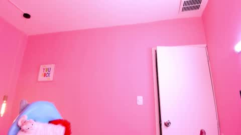 milu_carbajal_x online show from February 20, 10:49 am