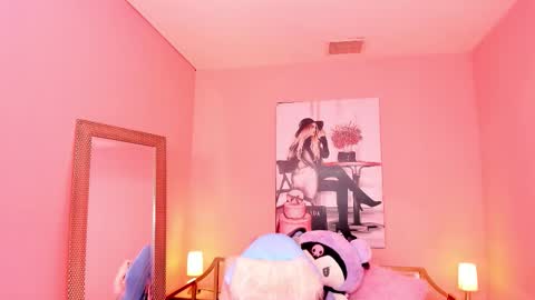 milu_carbajal_x online show from February 25, 6:28 pm