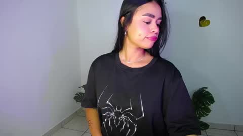 Mily Ortiz online show from March 26, 2:55 pm