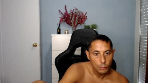 Snapshot of mini_pitbull chatting on July 25, 11:08 am mini_pitbull online show from July 25, 11:08 am