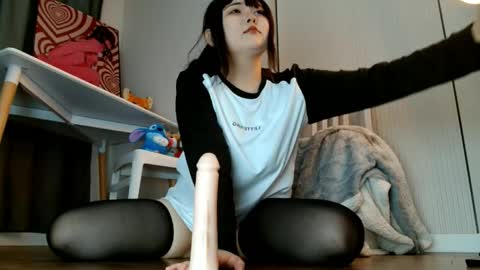 Minji online show from April 5, 12:57 pm