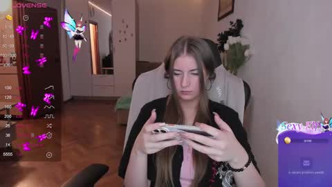 Lisa online show from March 10, 2:16 pm