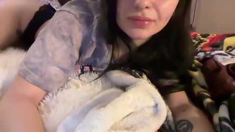 Snapshot of minniekittieee chatting on March 22, 9:23 am minnikitti online show from March 22, 9:23 am