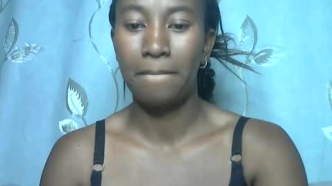 minouch211907 online show from April 19, 1:32 pm