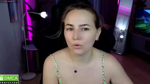 Snapshot of mira_mermayd chatting on June 19, 8:18 am Mira online show from June 19, 8:18 am