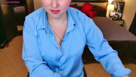 MirandaDyson online show from April 15, 4:47 pm