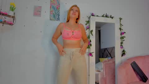 mirandarroxxx online show from January 7, 1:13 pm
