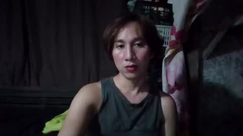 its me kizzy online show from April 13, 11:05 am
