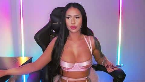 Snapshot of mishablueee chatting on December 12, 9:26 pm MishaBlueee online show from December 12, 9:26 pm