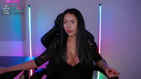 Snapshot of mishablueee chatting on January 13, 8:58 pm MishaBlueee online show from January 13, 8:58 pm