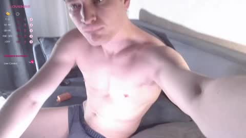 Snapshot of mishasiemens chatting on May 10, 7:24 am mishasiemens online show from May 10, 7:24 am