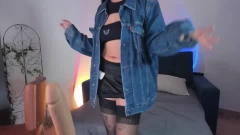 KRAVE  online show from March 7, 7:16 am