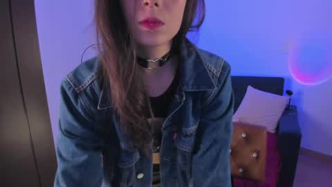 KRAVE  online show from April 8, 10:32 pm