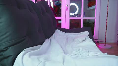 Snapshot of miss___angel chatting on June 25, 11:26 am miss___angel online show from June 25, 11:26 am