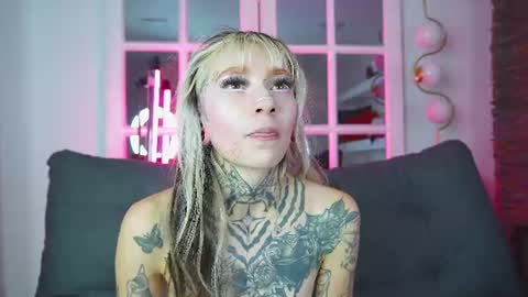 Snapshot of miss___angel chatting on July 11, 10:07 am miss___angel online show from July 11, 10:07 am
