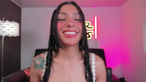 Snapshot of miss___evangeline chatting on June 24, 2:32 am Evangeline online show from June 24, 2:32 am