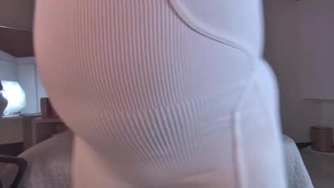 miss__ary_ online show from May 19, 11:49 am
