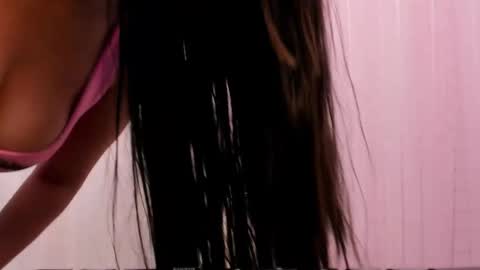 Snapshot of miss_alhy chatting on December 10, 7:00 pm online show from December 10, 7:00 pm