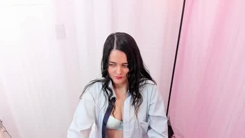 Snapshot of miss_alhy chatting on December 17, 11:49 am online show from December 17, 11:49 am