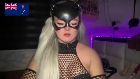 Call me  Miss Antonette  online show from May 11, 12:16 am