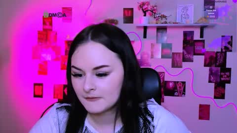 miss_courtney online show from March 18, 9:34 am