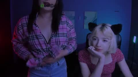 miss_courtney online show from March 28, 9:42 am