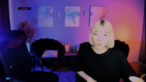 miss_courtney online show from April 9, 8:42 am