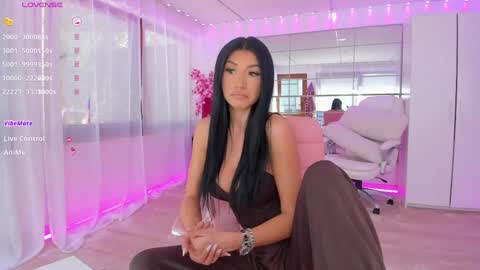 miss_diamond__ online show from April 18, 7:23 am