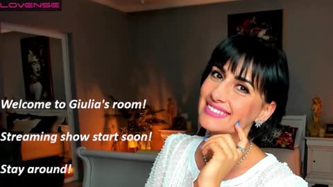 Miss Giulia online show from March 25, 3:12 am