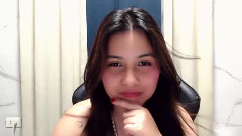 Snapshot of miss_innocent18 chatting on April 12, 6:02 pm miss_innocent18 online show from April 12, 6:02 pm