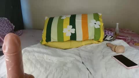 miss_kiiki online show from April 13, 8:42 am