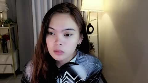 miss_kyrstyn online show from May 10, 4:12 pm