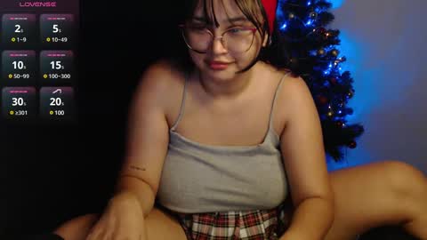 Snapshot of miss_ly_ chatting on December 22, 8:38 am ly independent model online show from December 22, 8:38 am